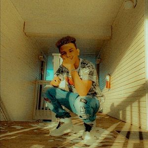 Meet your Posher, Omar